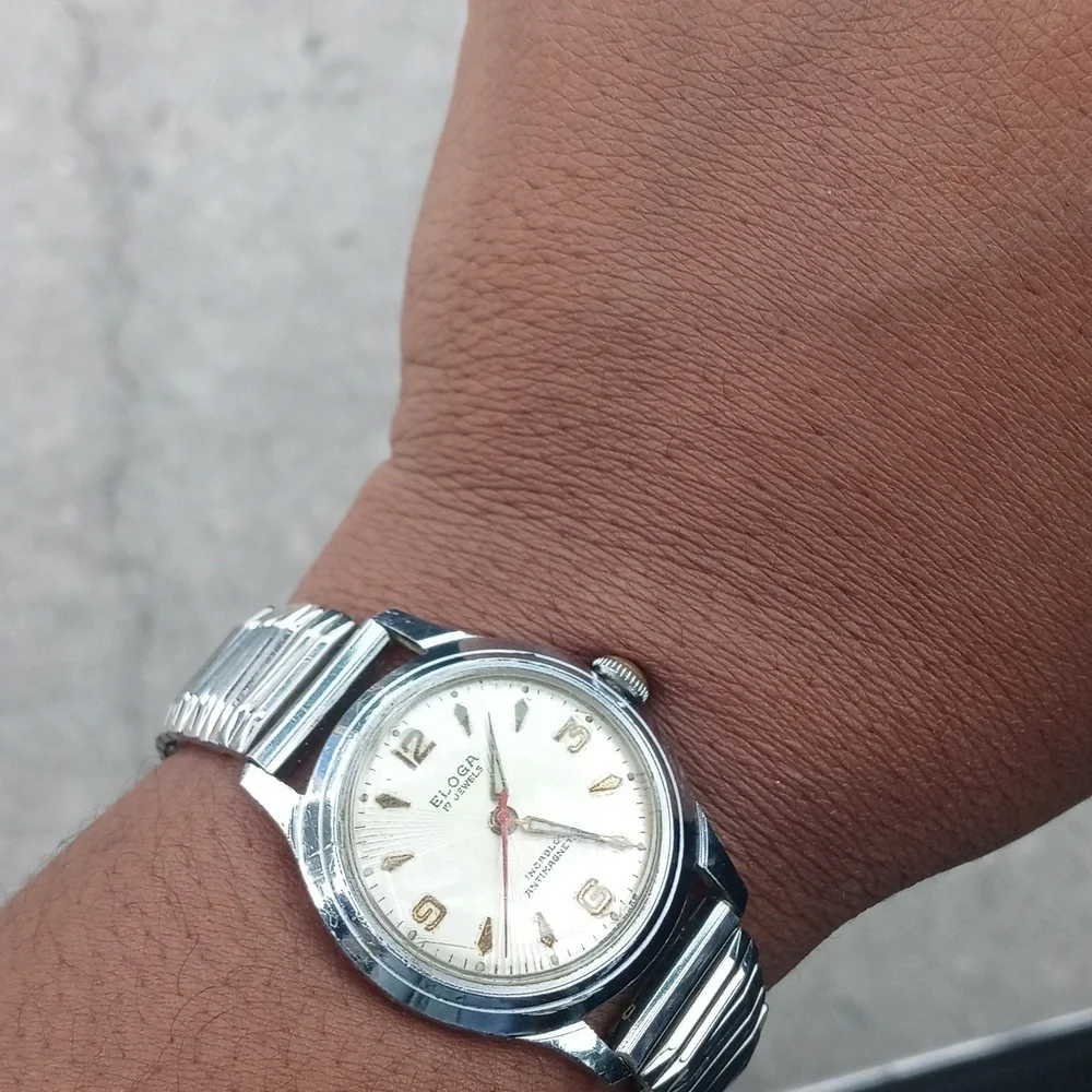 ELOGA this wristwatch